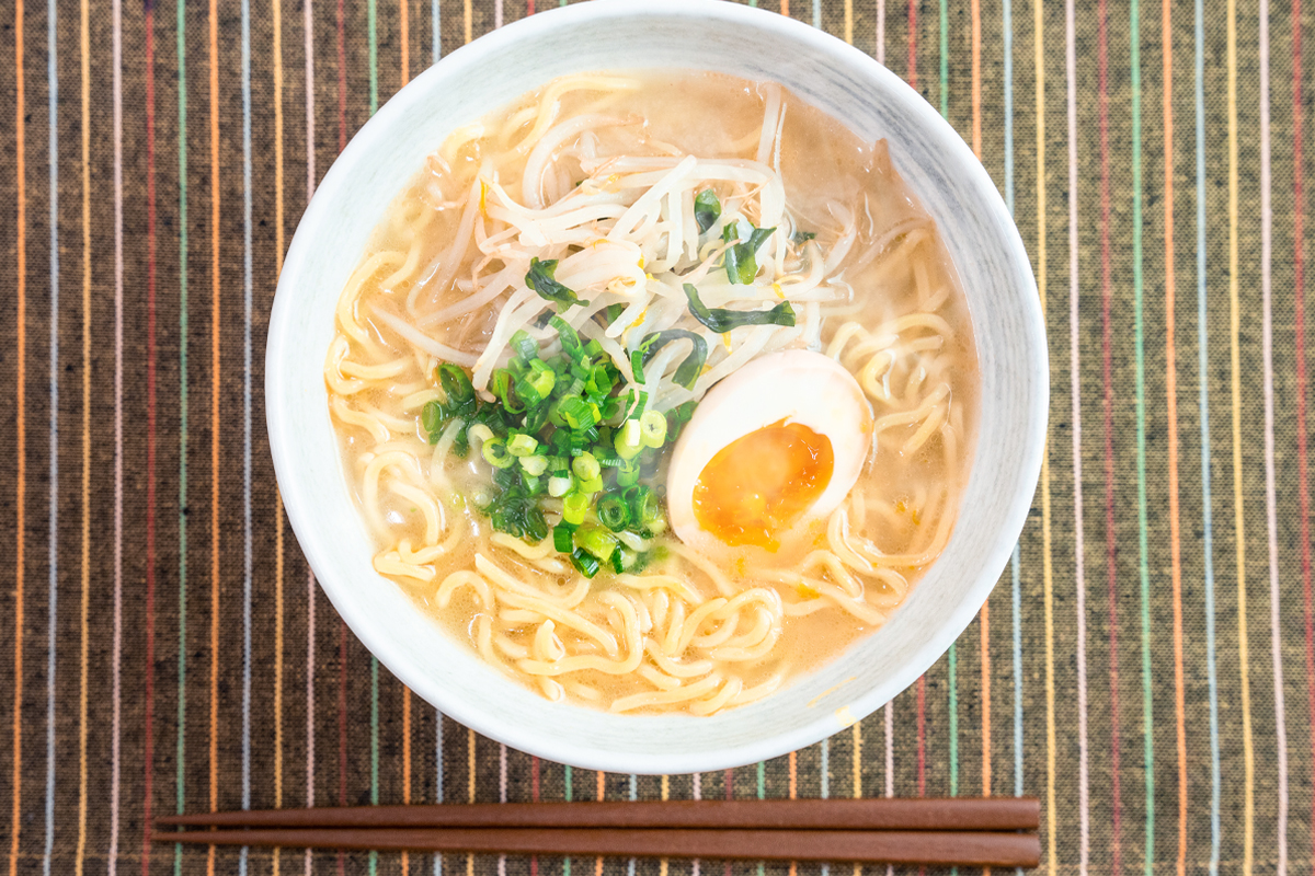 インスタントみそ汁で簡単ラーメン